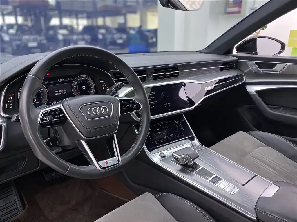 Audi A6L 2023 из CN, фото 6