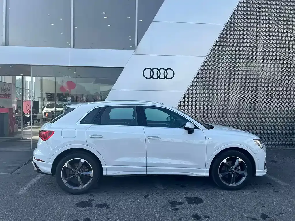 Audi Q3 2023 из CN, фото 7
