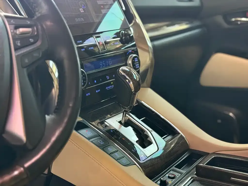 Toyota Alphard 2022 из CN, фото 5