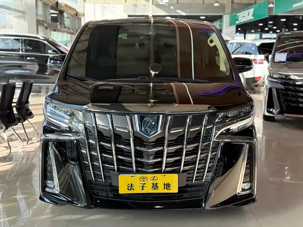 Toyota Alphard 2022 из CN, фото 3