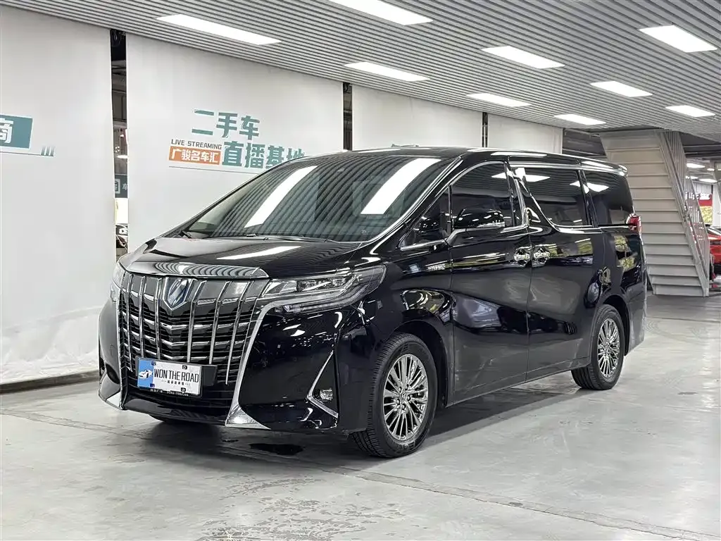 Toyota Alphard 2023 из CN, фото 1