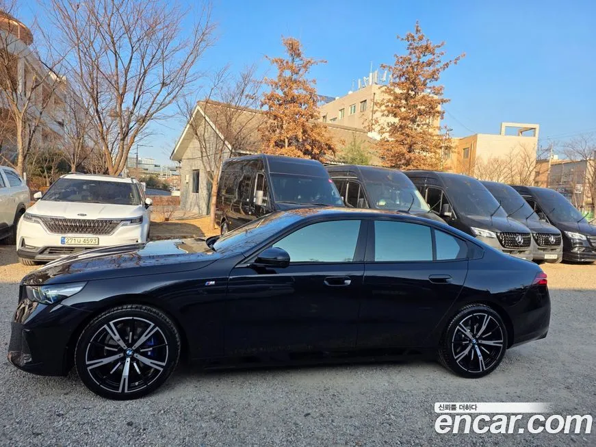 BMW 5-Series 2025 из KR, фото 3
