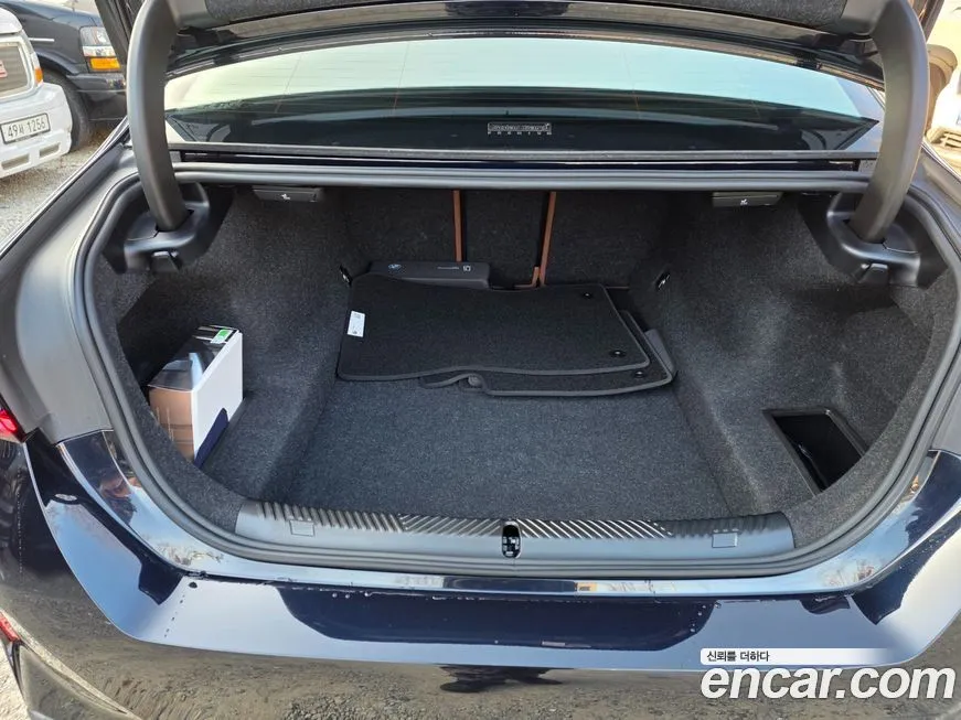 BMW 5-Series 2025 из KR, фото 4