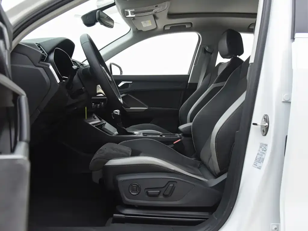 Audi Q3 2021 из CN, фото 10