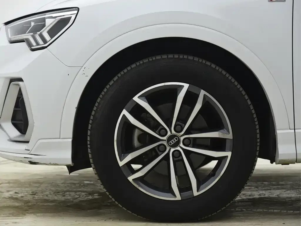 Audi Q3 2021 из CN, фото 4