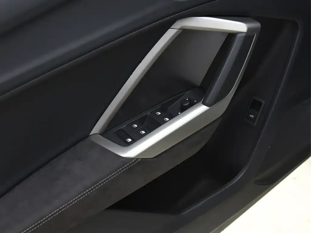 Audi Q3 2021 из CN, фото 9