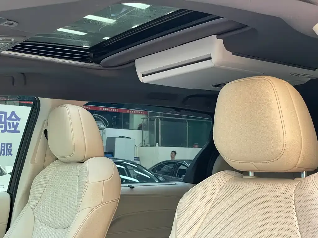 Toyota Sienna 2023 из CN, фото 9