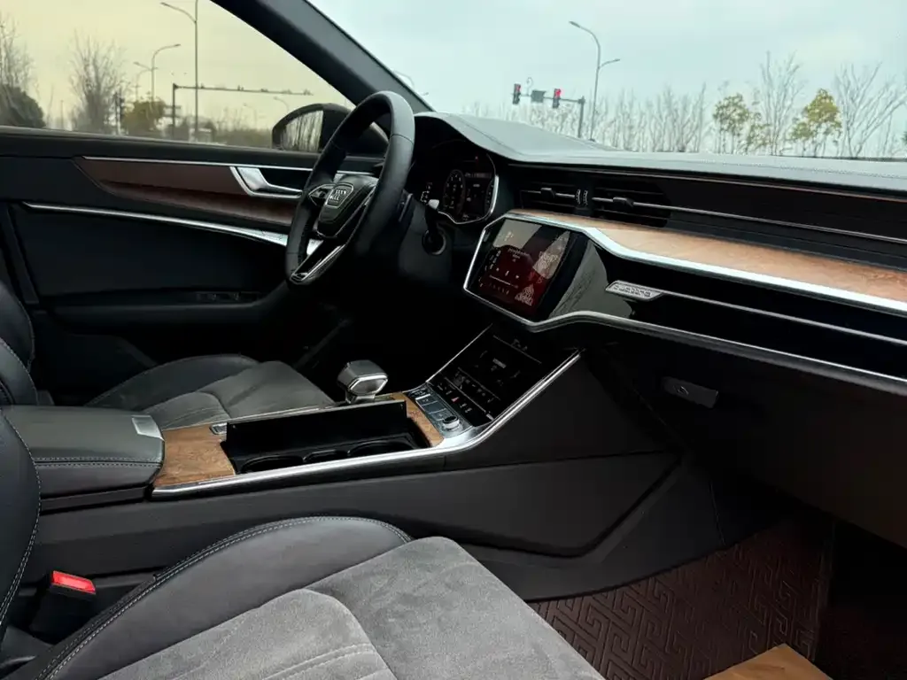 Audi A6L 2022 из CN, фото 6