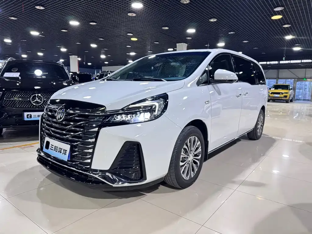 Buick GL8 2023 из CN, фото 1