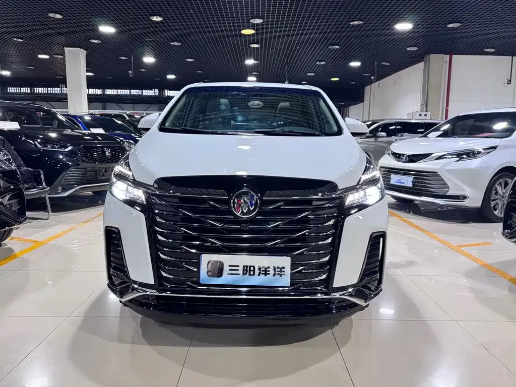 Buick GL8 2023 из CN, фото 3
