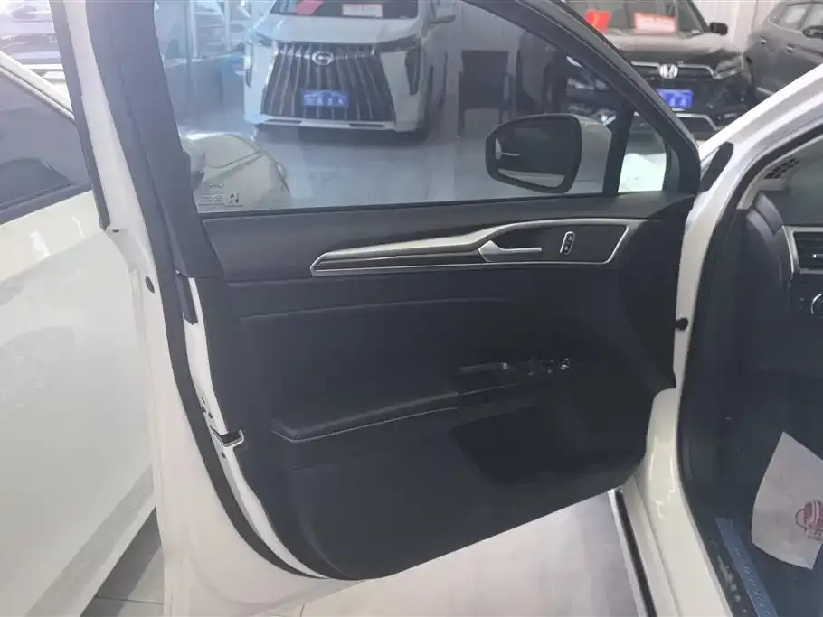 Ford Mondeo 2021 из CN, фото 4