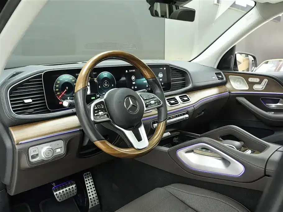 Mercedes-Benz GLS — фото 9