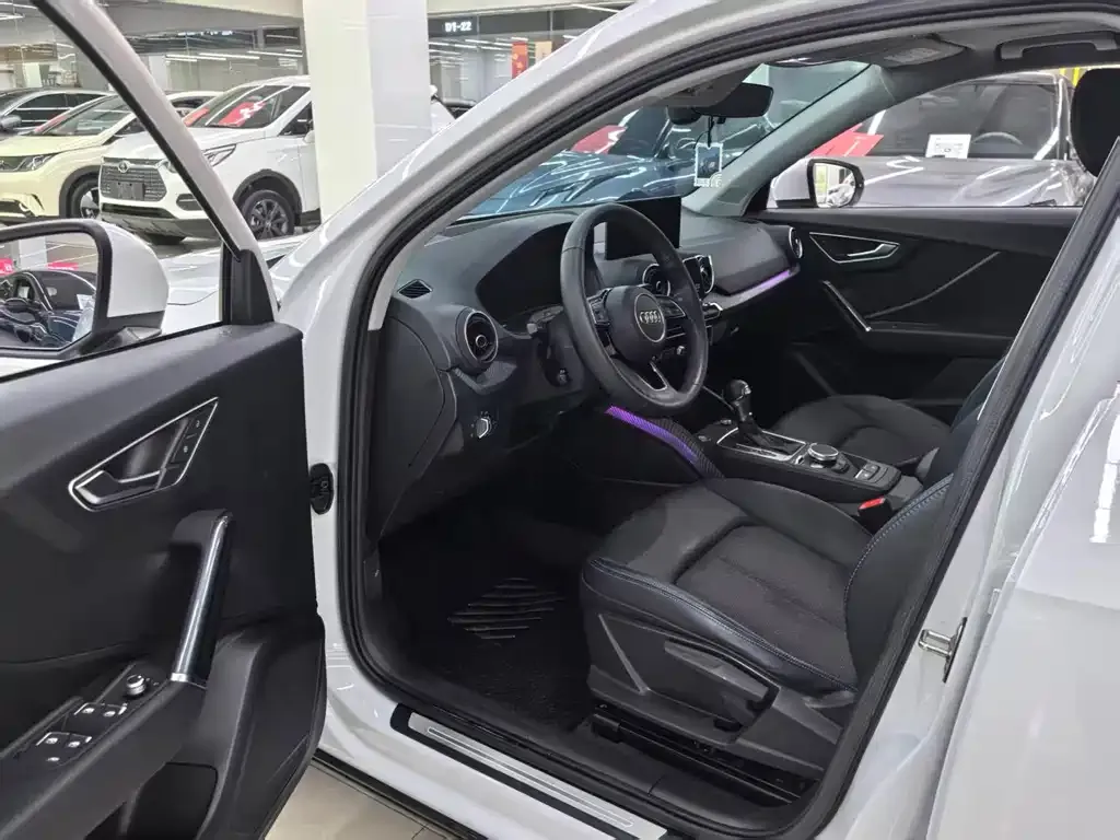 Audi Q2L e-tron 2021 из CN, фото 7