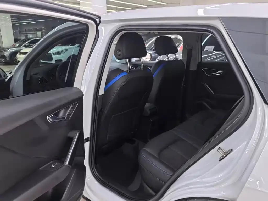 Audi Q2L e-tron 2021 из CN, фото 4