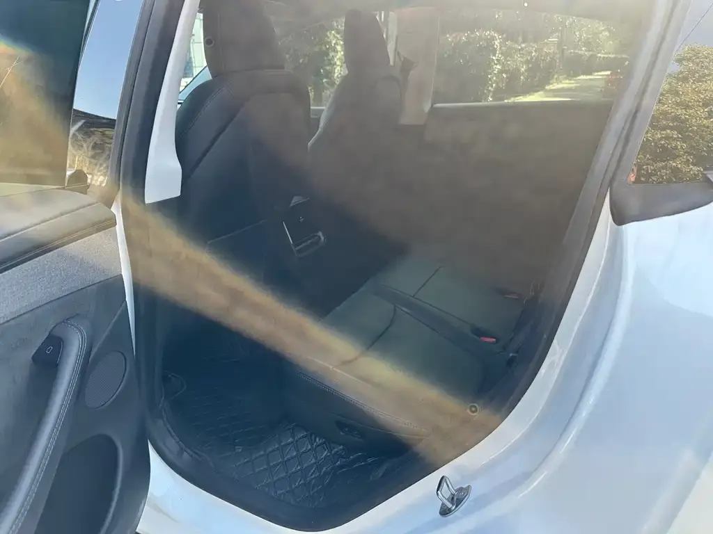 Tesla Model Y 2025 из CN, фото 3