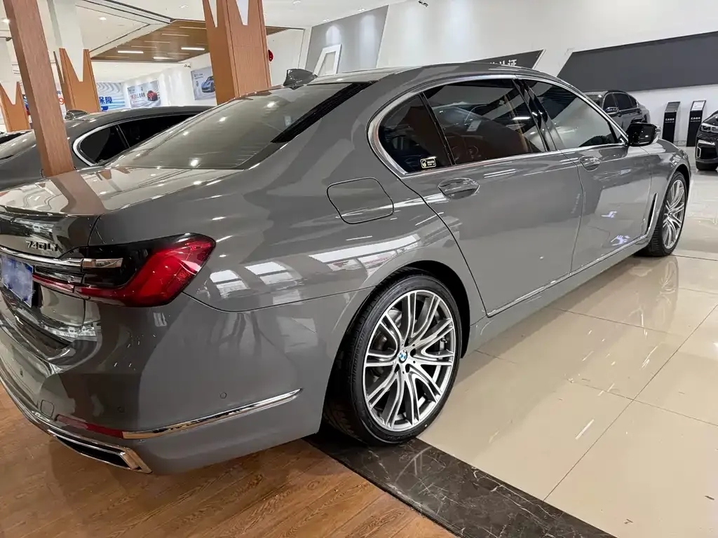 BMW 7 Series 2021 из CN, фото 10