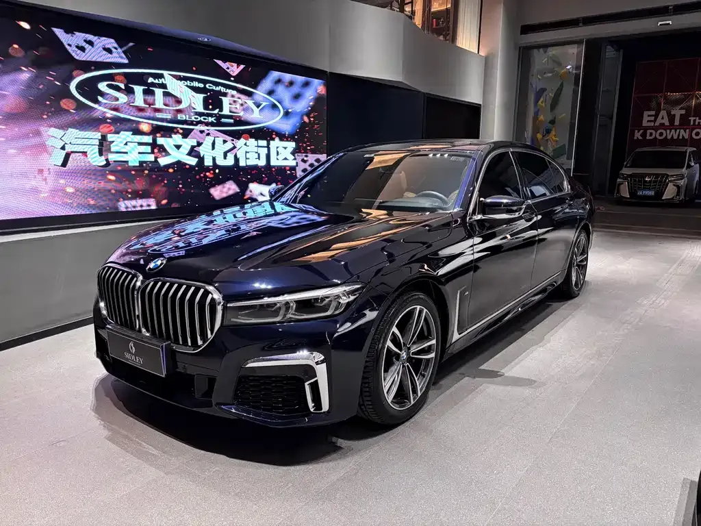 BMW 7 Series — фото 1