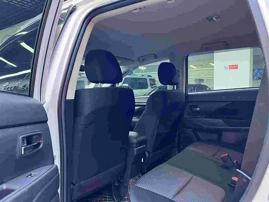 Mitsubishi Outlander 2023 из CN, фото 3