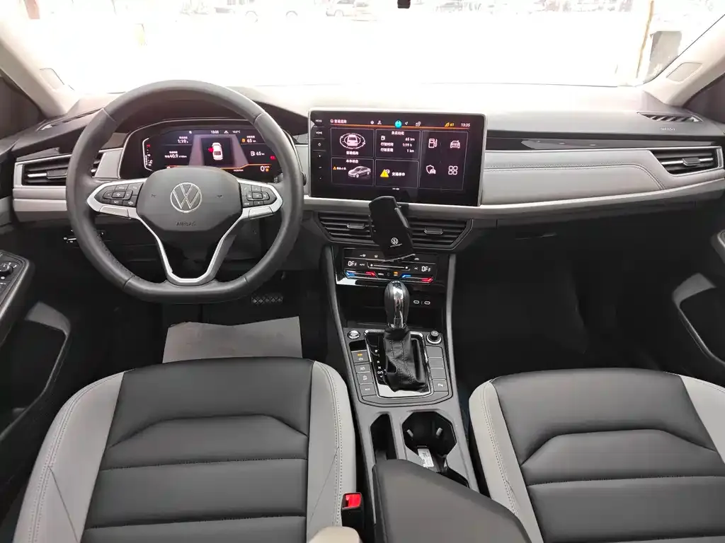 Volkswagen Bora 2023 из CN, фото 6