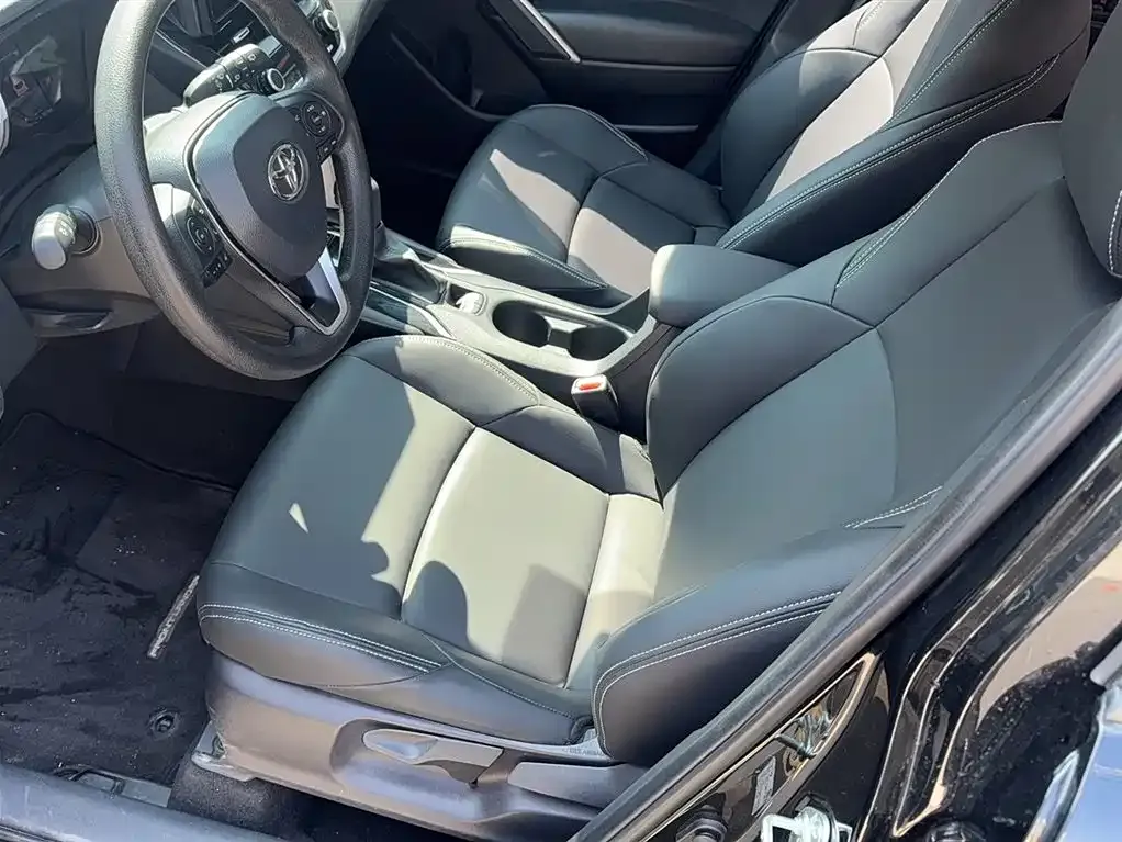 Toyota Frontlander 2023 из CN, фото 4