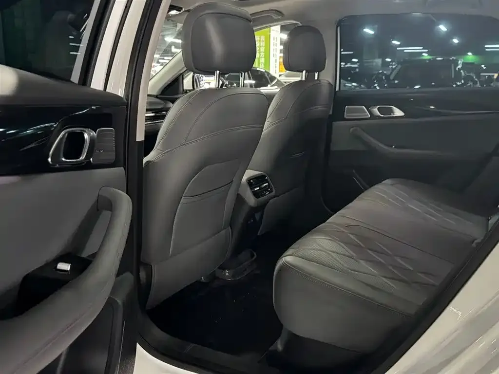 Geely 银河A7 2025 из CN, фото 2