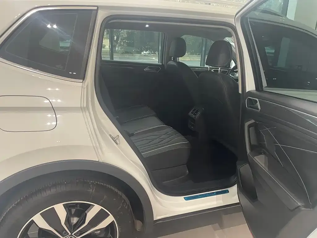 Volkswagen Tiguan L 2024 из CN, фото 3