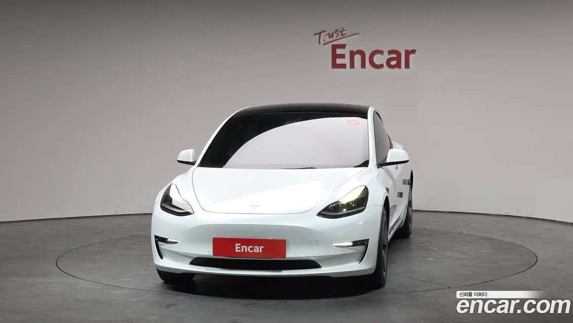 Tesla Model 3 — фото 4