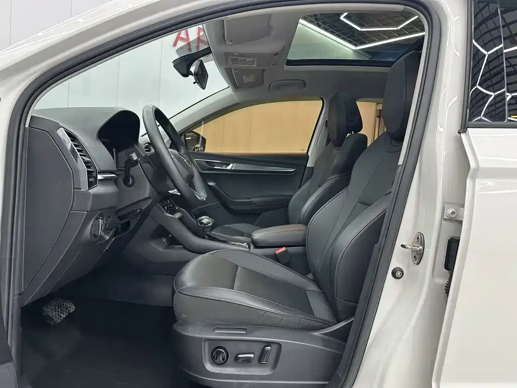 Skoda Karoq 2022 из CN, фото 2