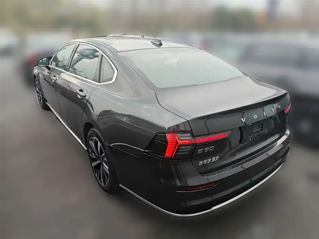 Volvo S90 — фото 3