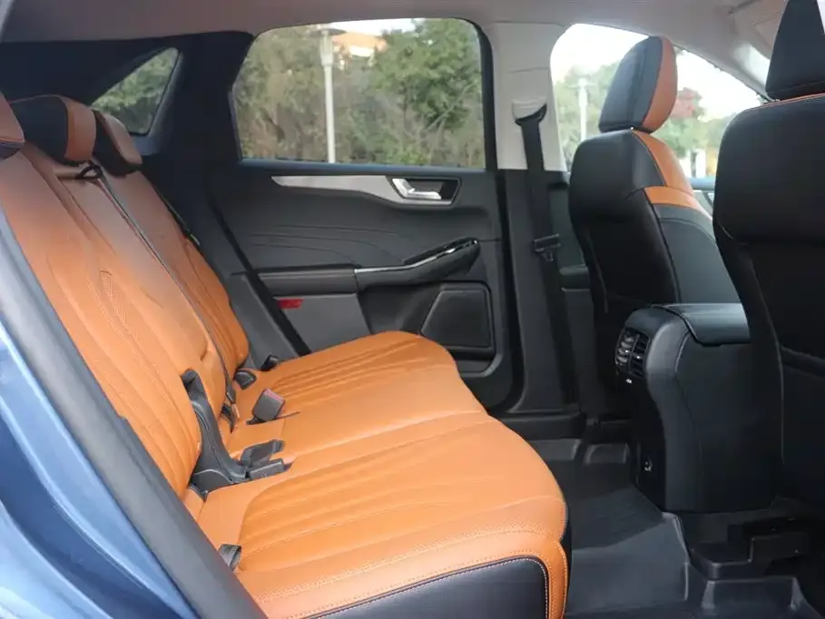 Ford Escape 2023 из CN, фото 5