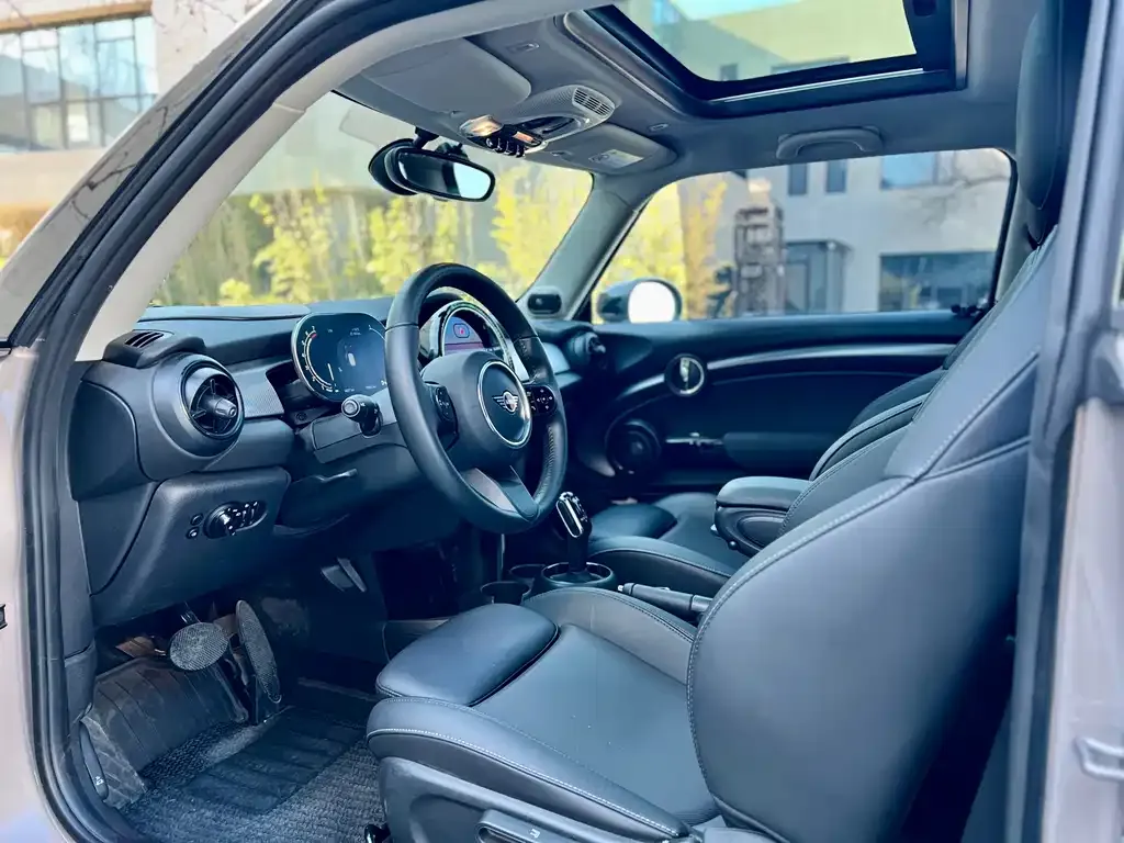 MINI Cooper (3-door) 2023 из CN, фото 3