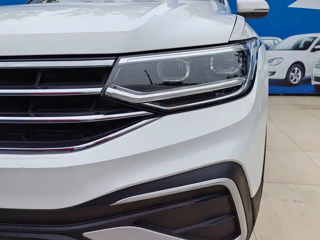 Volkswagen Tiguan L 2022 из CN, фото 2
