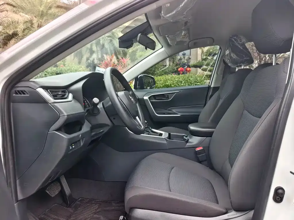 Toyota RAV4 2026 из CN, фото 2