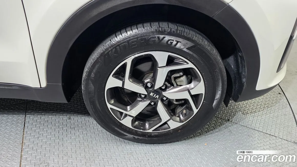 Kia Sportage — фото 10