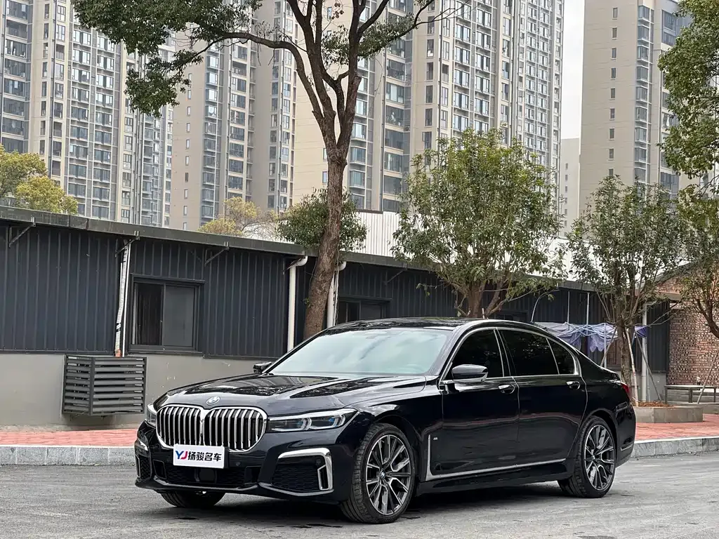 BMW 7 Series 2023 из CN, фото 1