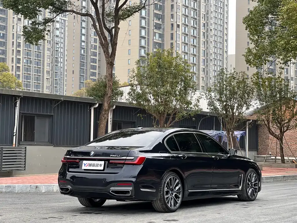 BMW 7 Series 2023 из CN, фото 9