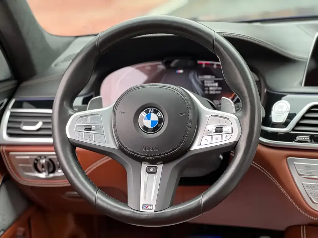 BMW 7 Series 2023 из CN, фото 2