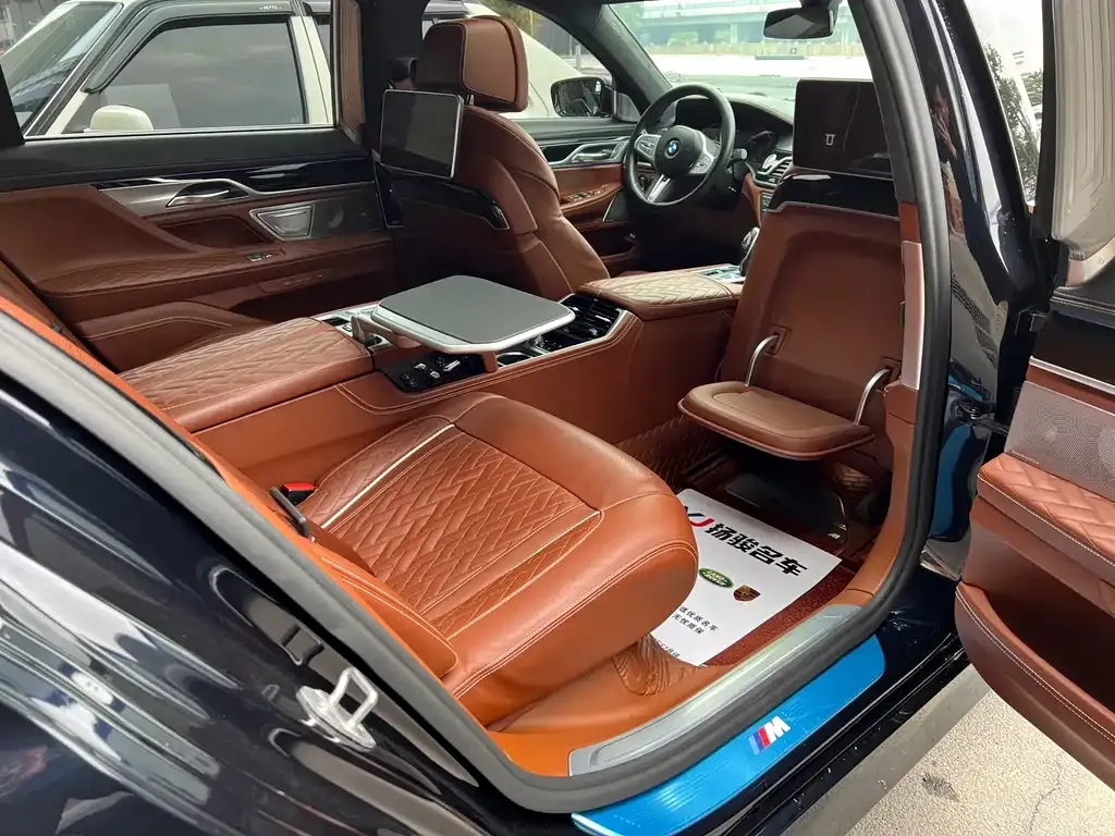 BMW 7 Series 2023 из CN, фото 4