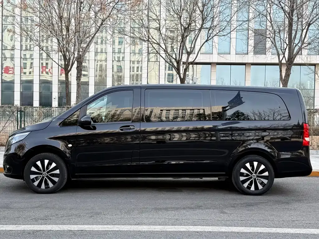 Mercedes-Benz Vito 2023 из CN, фото 8