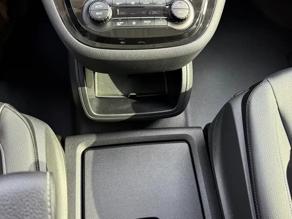 Mercedes-Benz Vito 2023 из CN, фото 5