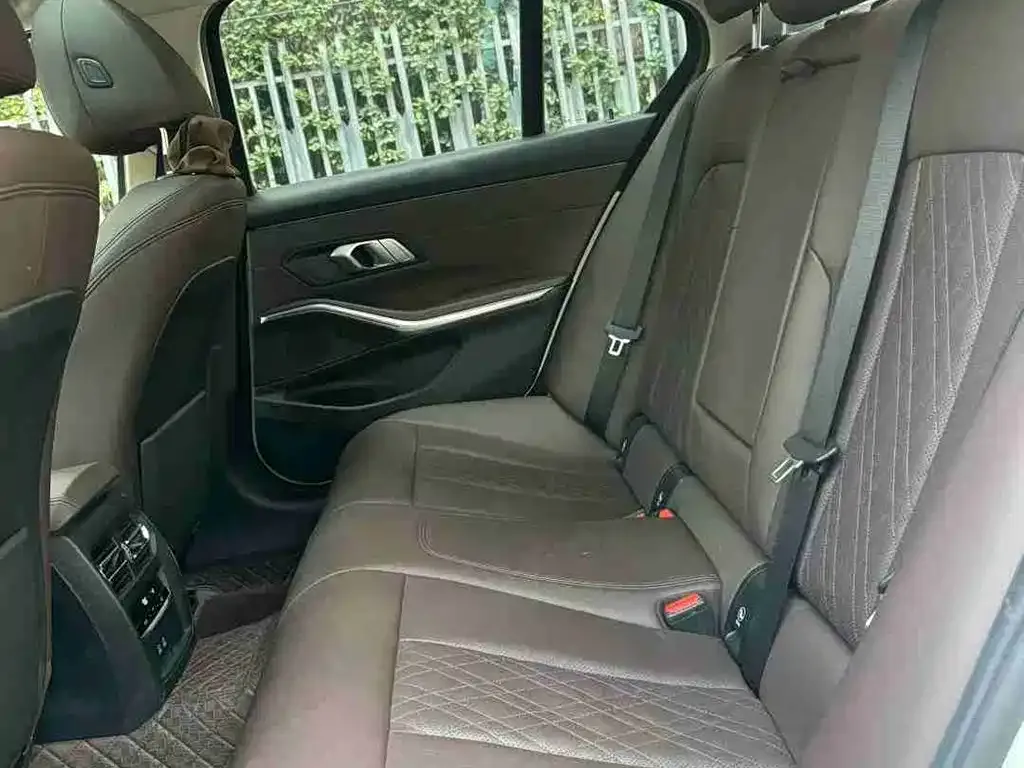 BMW 3 Series 2022 из CN, фото 4