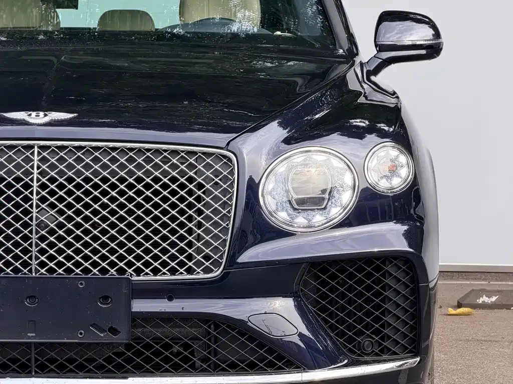 Bentley Bentayga 2024 из CN, фото 9