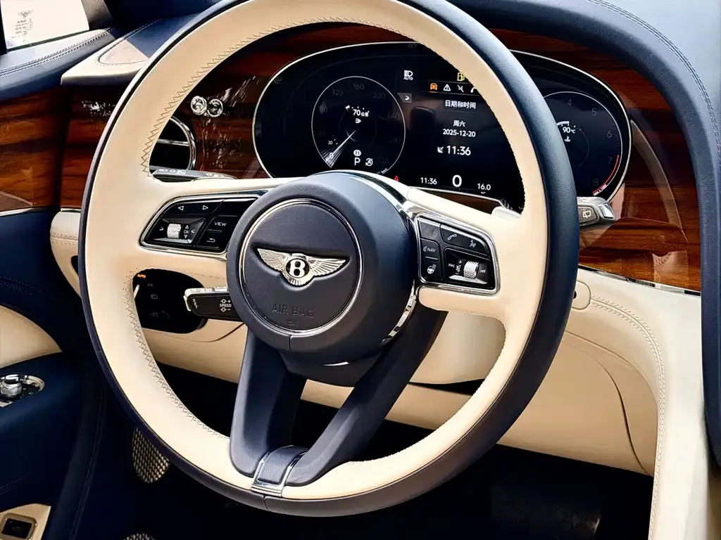 Bentley Bentayga 2024 из CN, фото 4