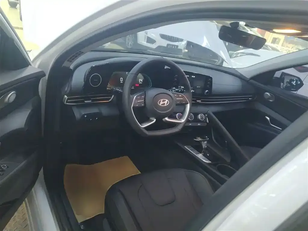 Hyundai Elantra 2024 из CN, фото 8