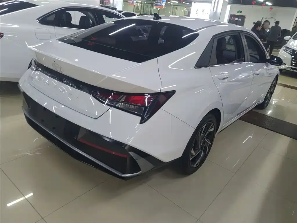 Hyundai Elantra 2024 из CN, фото 4