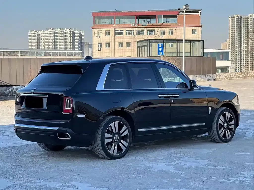 Rolls-Royce Cullinan 2023 из CN, фото 9