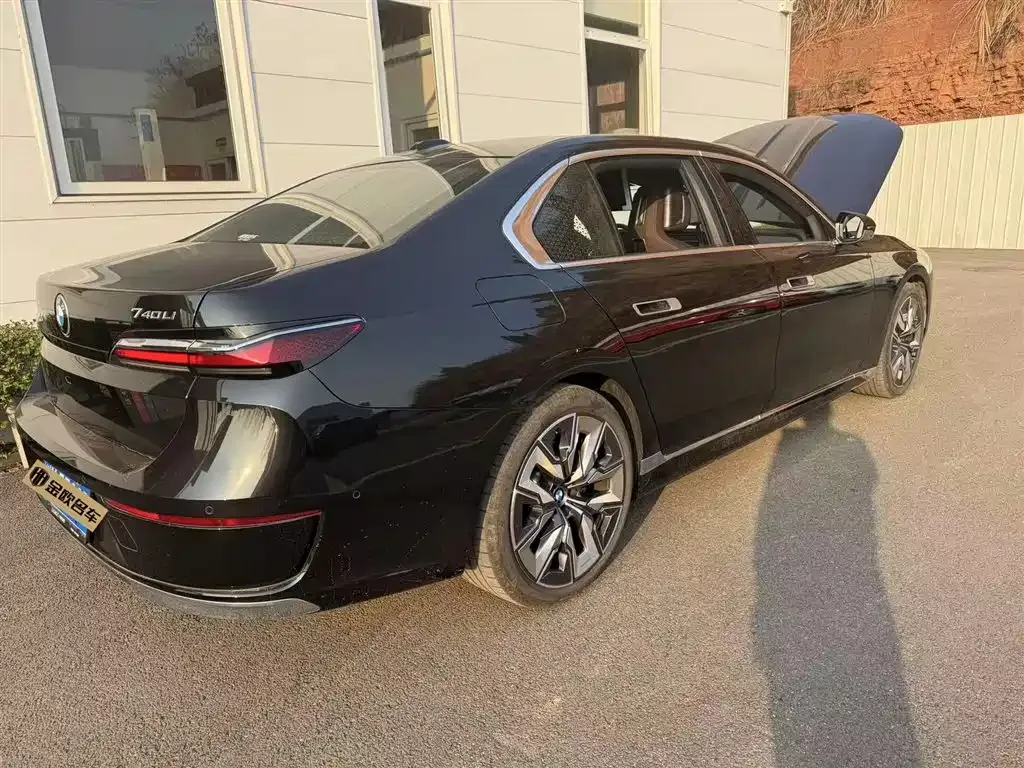 BMW 7 Series 2024 из CN, фото 9