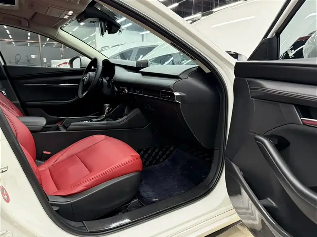 Mazda 3 Axela 2022 из CN, фото 8