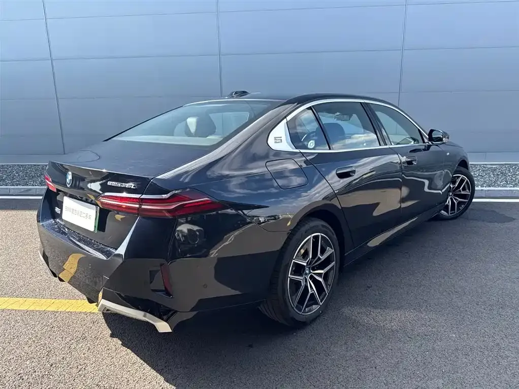 BMW i5 2025 из CN, фото 8