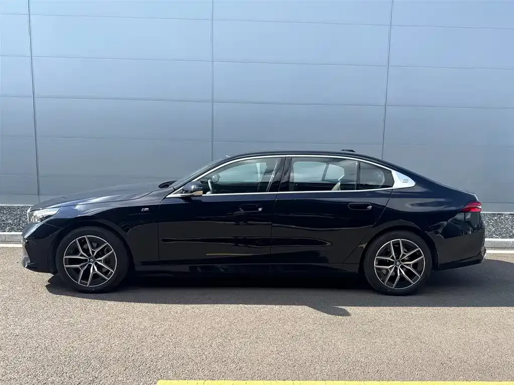 BMW i5 2025 из CN, фото 3